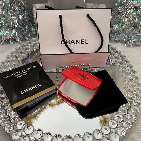 NIB RED CHANEL DOUBLE COMPACT MIRROR - Picture 2 of 3